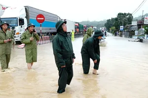 Phó Thủ tướng Hồ Quốc Dũng: Bằng mọi cách, sơ tán người dân ra khỏi vùng nguy hiểm