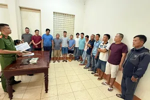 Đắk Lắk: Bắt 25 đối tượng trong đường dây cá độ bóng đá, giao dịch gần 200 tỷ đồng