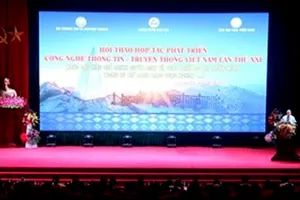 Ông Bùi Mạnh Hải, Chủ tịch Hội Tin học Việt Nam công bố kết quả xếp hạng Vietnam ICT Index năm 2017