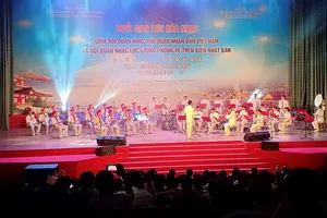 Buổi giao lưu hòa nhạc giữa Hải quân Việt Nam và lực lượng phòng vệ trên biển Nhật Bản thu hút đông đảo khán giả
