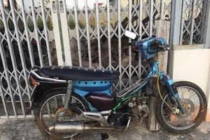 Chiếc xe vi phạm đã được đưa về Công  an huyện Phú Thiện