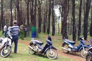 Hiện trường phát hiện thi thể người đàn ông tử vong trong tư thế treo cổ