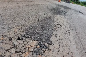 Tỉnh lộ 665 chưa nghiệm thu đã nát: Nhà thầu phải chịu trách nhiệm