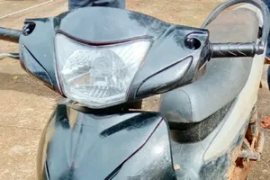 Phát hiện xe máy nghi của 2 nạn nhân chết trong rừng 