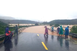 Cầu Đắk Long hết ngập, đường Hồ Chí Minh thông tuyến trở lại