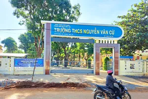 Ngã từ tầng 3 xuống đất, một học sinh lớp 8 tử vong  
