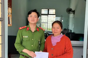 Trao tiền hỗ trợ đợt 2 cho em Rah Lan Thư đi chữa bệnh hiểm nghèo