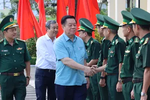 Trưởng Ban Tuyên giáo và Dân vận Trung ương thăm, làm việc tại Ban Chỉ huy BĐBP tỉnh Gia Lai