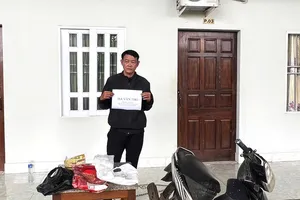 Quảng Ngãi: Bắt đối tượng vận chuyển 1kg ma túy đá