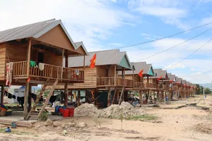 Gia Lai: Người dân vùng ngập lụt vui đón cuộc sống mới