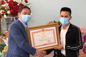 Falling toddler saved: Wake-up call for child accident prevention