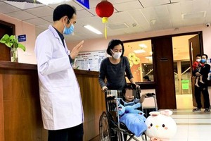 Toddler falling from apartment building discharged from hospital