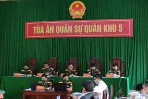 Quang cảnh phiên tòa