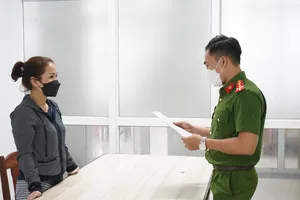 Đối tượng Mai Nữ Lan Ngọc tại cơ quan công an