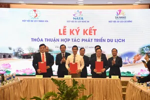 Đại diện Hiệp hội Du lịch của 3 địa phương Đà Nẵng, Nghệ An, Thanh Hóa đã ký kết thỏa thuận liên kết phát triển du lịch