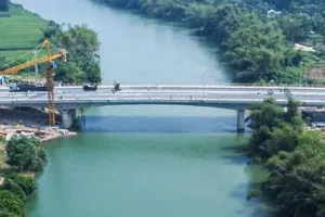 Ngắm cầu vượt sông Yên nối Đà Nẵng - Quảng Nam trước giờ thông xe