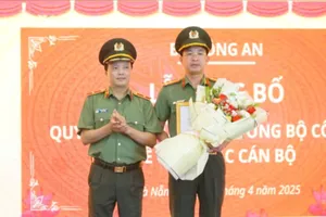 Thượng tá Nguyễn Đại Đồng nhận quyết định phụ trách Công an TP Đà Nẵng. Ảnh: XUÂN QUỲNH 