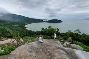 Làng Vân nằm ở chân đèo Hải Vân được quy hoạch xây dựng khu phức hợp du lịch và đô thị nghỉ dưỡng. Ảnh: XUÂN QUỲNH