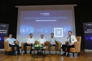 Hội nghị không chỉ là nơi tiếp nhận ý kiến, mà còn là dịp để Ban Quản lý tự đánh giá lại phương thức điều hành, cải thiện năng lực phục vụ và khơi thông nguồn lực đầu tư cho giai đoạn phát triển mới của TP Đà Nẵng. Ảnh: XUÂN QUỲNH