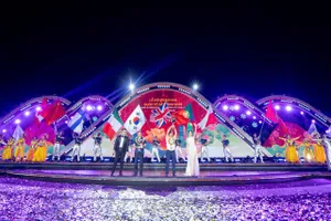 Đêm chung kết DIFF 2025 đã chứng kiến một cuộc so tài mãn nhãn giữa đội Z121 Vina Pyrotech – đơn vị trực thuộc Bộ Quốc phòng đại diện cho Việt Nam và đội Jiangxi Yangfeng đến từ Trung Quốc