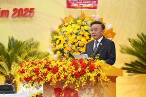 Đồng chí Trần Cẩm Tú, Ủy viên Bộ Chính trị, Thường trực Ban Bí thư, chia sẻ tại Đại hội đại biểu lần thứ I Đảng bộ TP Đà Nẵng, nhiệm kỳ 2025 – 2030. Ảnh: XUÂN QUỲNH