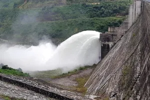 Vận hành xả nước tại hồ thủy điện