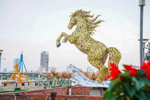 Linh vật “Kim Mã Hợp Nhất” là biểu trưng cho Đà Nẵng của hiện tại. Ảnh: XUÂN QUỲNH