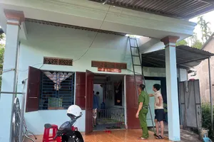 Lực lượng chức năng xuống hiện trường kiểm tra, thống kê thiệt hại