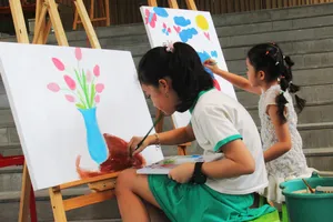 Giới trẻ kể chuyện di sản Đà Nẵng qua hội họa