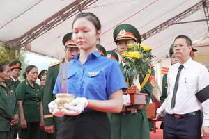 Lễ viếng, truy điệu và an táng 5 hài cốt liệt sĩ thể hiện lòng biết ơn sâu sắc của Đảng bộ, chính quyền và nhân dân TP Đà Nẵng