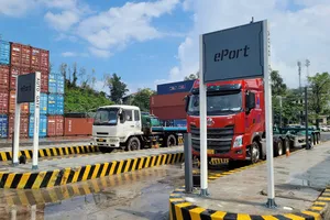Thực hiện thủ tục hàng hóa tại cổng tự động của Cảng Đà Nẵng