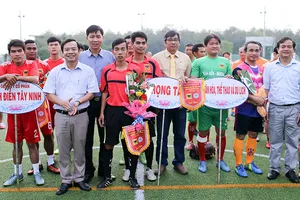 Lễ khai mạc Giải bóng đá Bình Điền Tây Ninh lần thứ 1 năm 2018. Ảnh: DŨNG PHƯƠNG