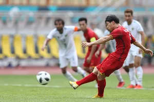 Công Phượng sút phạt đền không thành công đến 2 lần trong cùng 1 trận đấu. Ảnh: DŨNG PHƯƠNG