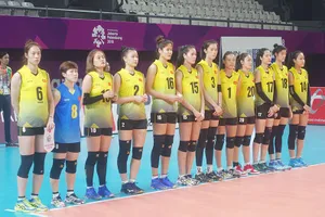 Các chân dài bóng chuyền Việt Nam ra quân trận đầu tiên.