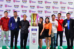 Trưng bày Cúp vàng AFF 2018 tại TPHCM.