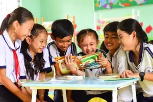 Muốn trẻ có thói quen đọc sách, cha mẹ phải mất nhiều công uốn nắn 