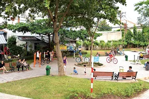 Công viên phường 15, quận 8 dưới chân cầu số 3 đường Nguyễn Sỹ Cố, từng là nơi đổ rác tự phát. Ảnh: NGUYỄN NHÂN