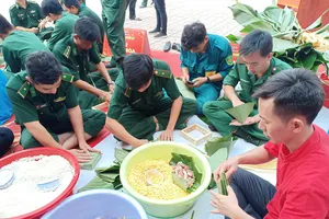 Lính Biên phòng thành phố giữ bình yên cho dân đón Tết