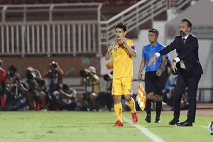 HLV Fabio Lopez. Ảnh: THFC