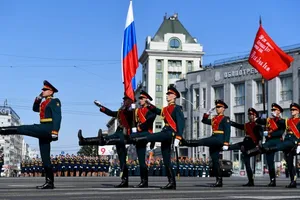 Lễ diễu binh được tổ chức tại thành phố Novosibirsk