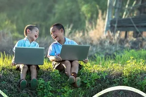 Hội thu sản phẩm công nghệ tặng trẻ khó khăn