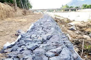 Đầu tư hàng trăm tỷ đồng xử lý sạt lở