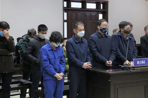 Các bị cáo tại tòa. Ảnh: UYÊN TRANG