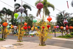 Hình ảnh những chiếc lồng đèn như một “Hội An thu nhỏ” giữa Sài Gòn