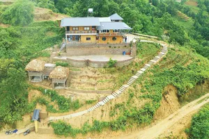 Ngôi nhà chênh vênh trên núi sở hữu tầm nhìn khoáng đạt