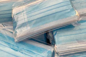 Nghị sĩ Đức từ chức vì bê bối mua khẩu trang