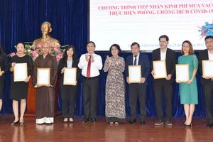 Cổ đông SCB ủng hộ 20 tỷ đồng cho quỹ phòng chống dịch Covid-19 của TPHCM