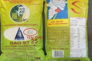 Gạo ST25 mới có in hình ông Cua. Ảnh: NVCC