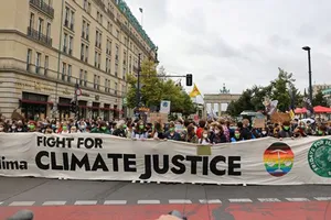 Giới trẻ tham gia tuần hành tại Đức ngày 24-9. Ảnh: REUTERS/TTXVN 