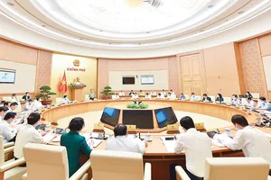 Chiều 6-11, Chính phủ họp phiên thường kỳ tháng 10 để đánh giá về tình hình kinh tế - xã hội  tháng 10 và 10 tháng đầu năm 2021, nhiệm vụ, giải pháp trọng tâm những tháng cuối năm 2021; công tác phòng, chống dịch Covid-19. Ảnh: VIẾT CHUNG